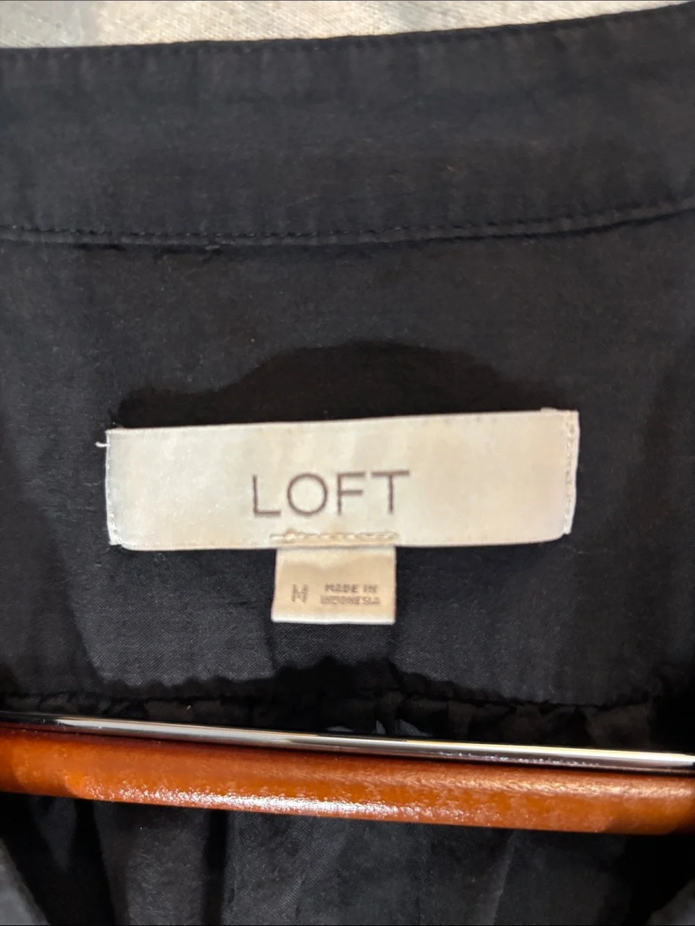 LOFT Black Split V-Neck Pintuck Popover Long-Sleeve Blouse Medium Cotton Lyocell